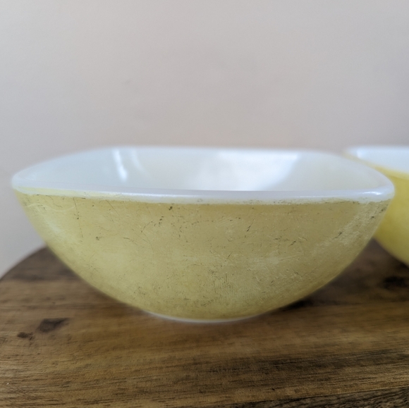 VINTAGE Pyrex 410 Square Hostess Bowl, 12 Ounces, Primary Yellow (Set of 2) - Picture 6 of 13